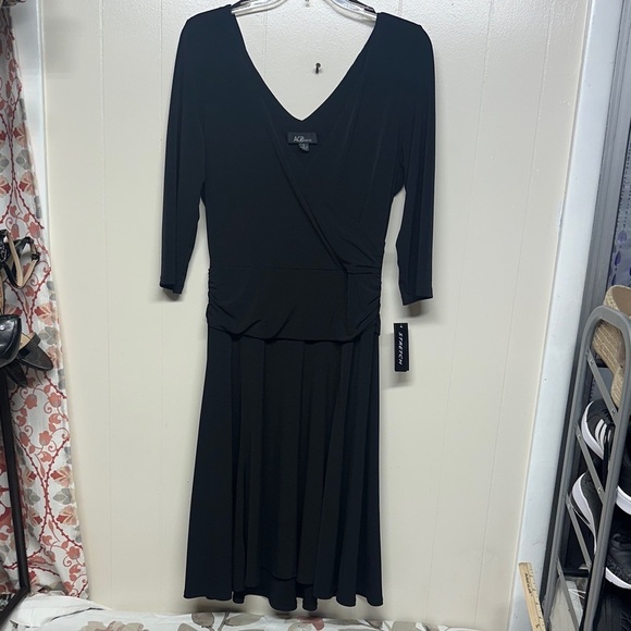 AGB Dresses & Skirts - AGB Classic Black Midi Dress
